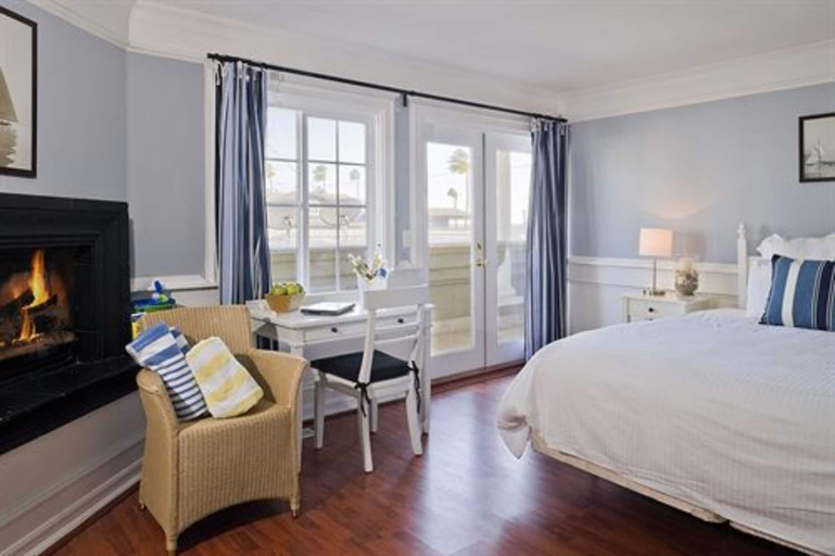 Bedroom 4, Newport Beach Hotel, Orange