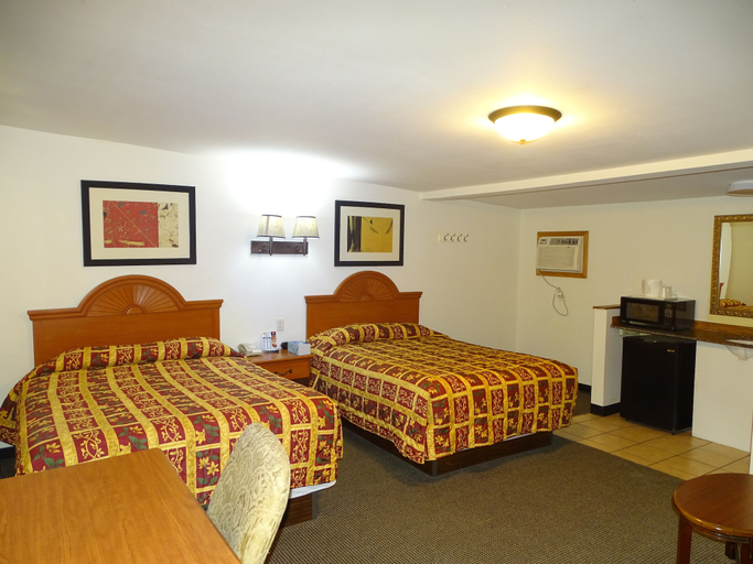 Bedroom 4, Rivers Inn Fort Madison, Lee