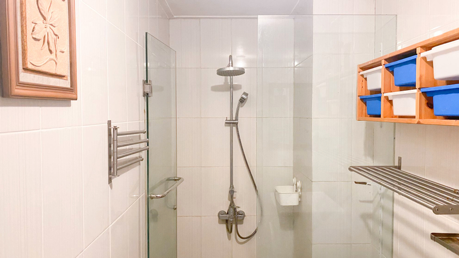 Bedroom 4, Modern and Cozy Stay 1BR at Tamansari Semanggi Apartment By Travelio, South Jakarta