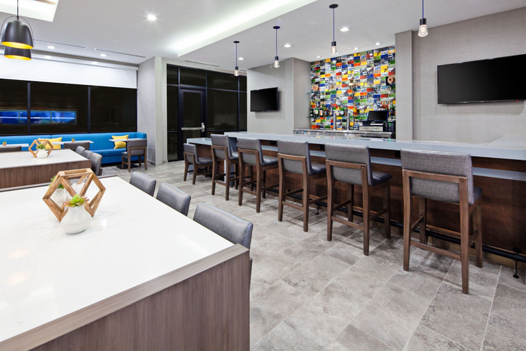 Food & Drinks 5, SpringHill Suites by Marriott Escondido Downtown, San Diego
