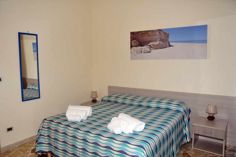 Bedroom 3, B&B A Due Passi, Lecce
