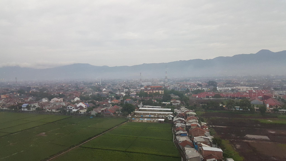 Others 4, Emerald Romantic exclusive mountain view room Apt, Bandung