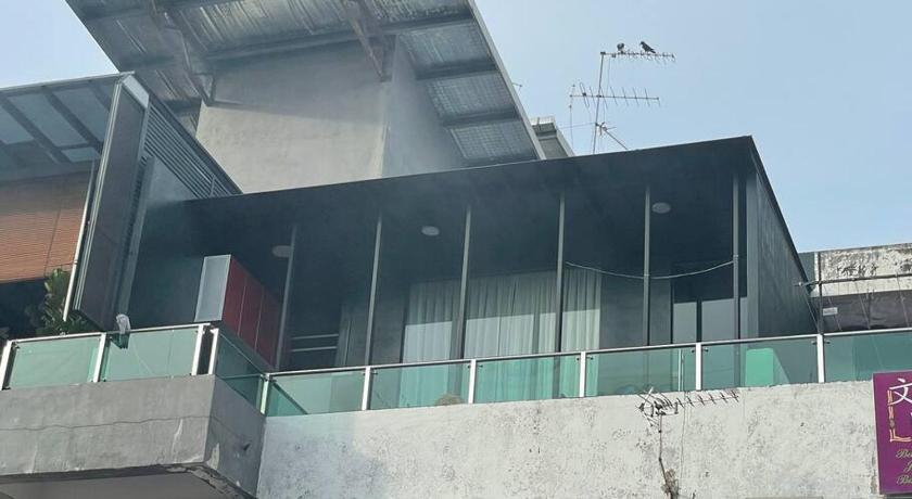 Galaxy House with seaview balcony- JB PONTIAN, Pontian