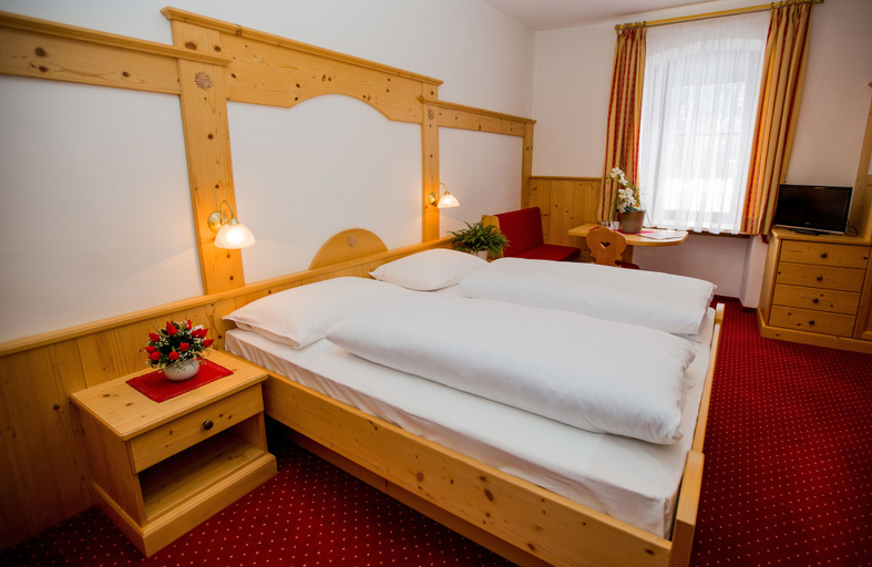 Bedroom 4, Hotel - Restaurant Schaurhof, Bolzano