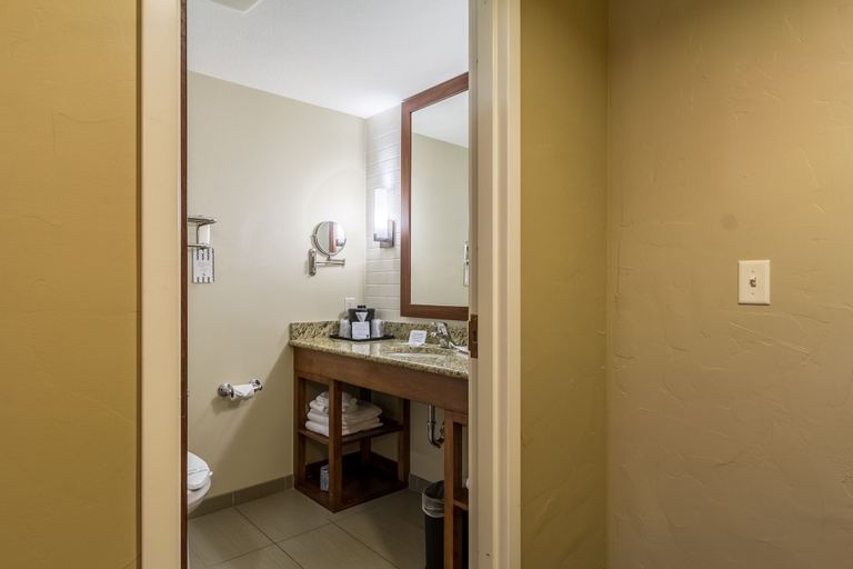 Bathroom 4, Quality Inn Dover, Tuscarawas