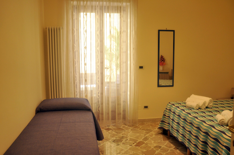Bedroom 4, B&B A Due Passi, Lecce