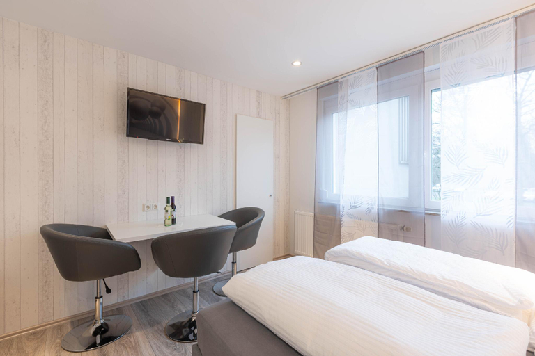 Others 3, Messe-Hotelzimmer-Appartements, Leverkusen