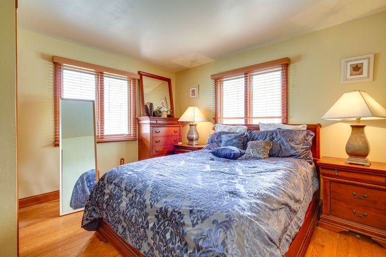 Bedroom 5, Lovely Ocean Gate Home < 1 Mi to Beach!, Ocean