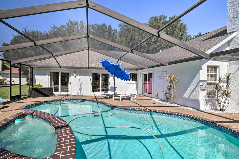 Sport & Beauty 1, Waterfront Rancher Retreat - Exotic Bird Haven, Hillsborough