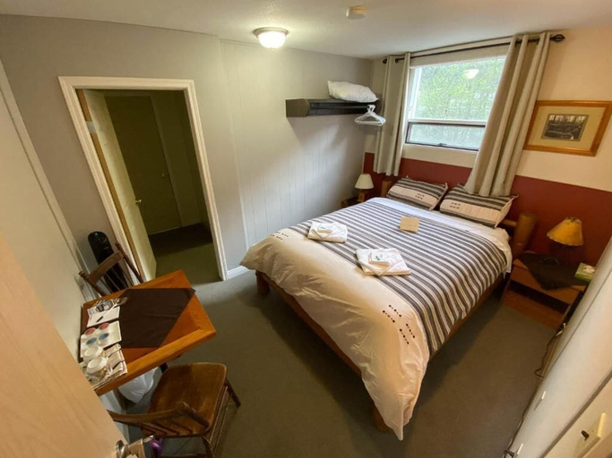 Bedroom 2, Stewart Mountain Lodge, Kitimat-Stikine