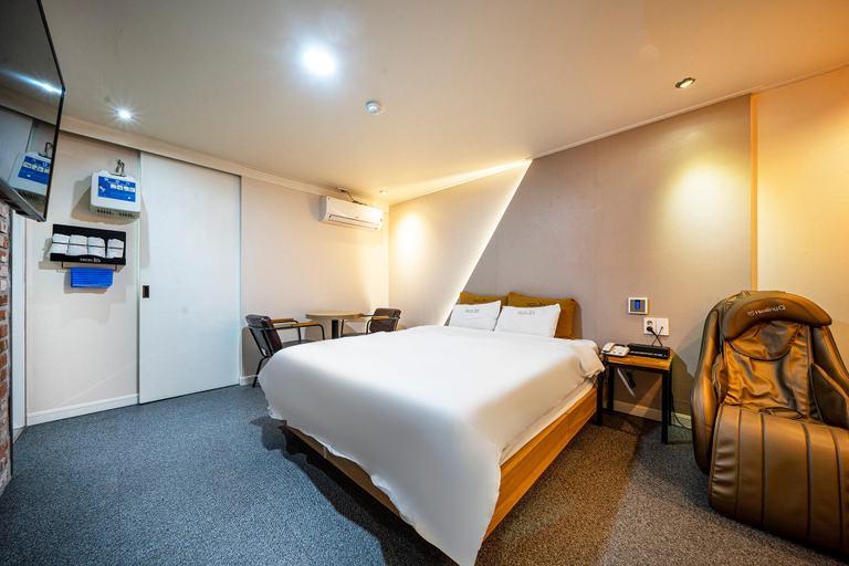 Bedroom 2, Changwon It's Hotel, Changwon