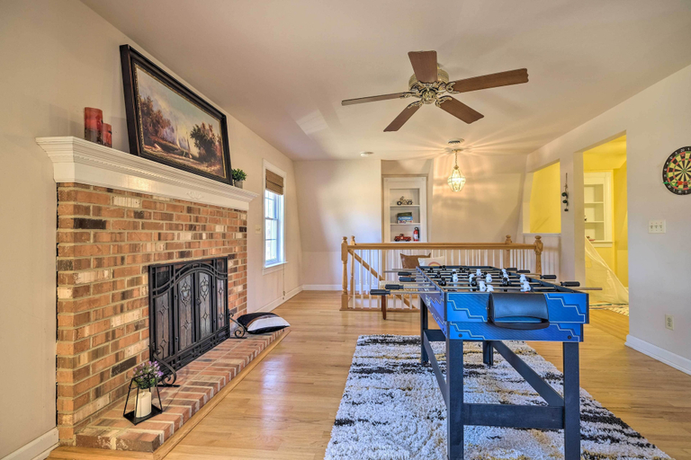 Others 5, Pet-Friendly Cottage with Game Room and Fire Pit!, Madison