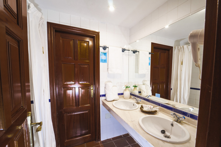 Bathroom 4, Hotel Humaina, Málaga