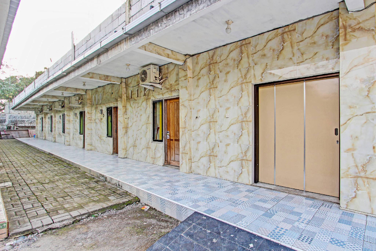 Others 3, OYO 91475 Srikaya Hotel 2, Pekalongan
