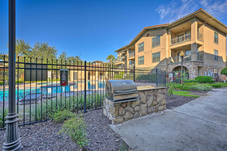 Exterior & Views 2, Bella Piazza, Polk