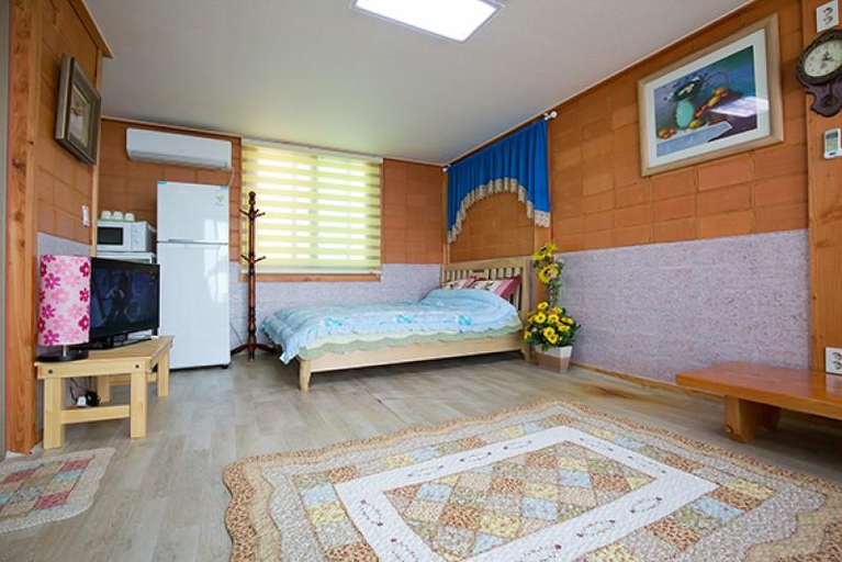 5, Haenam Noeulbitbada pension, Haenam