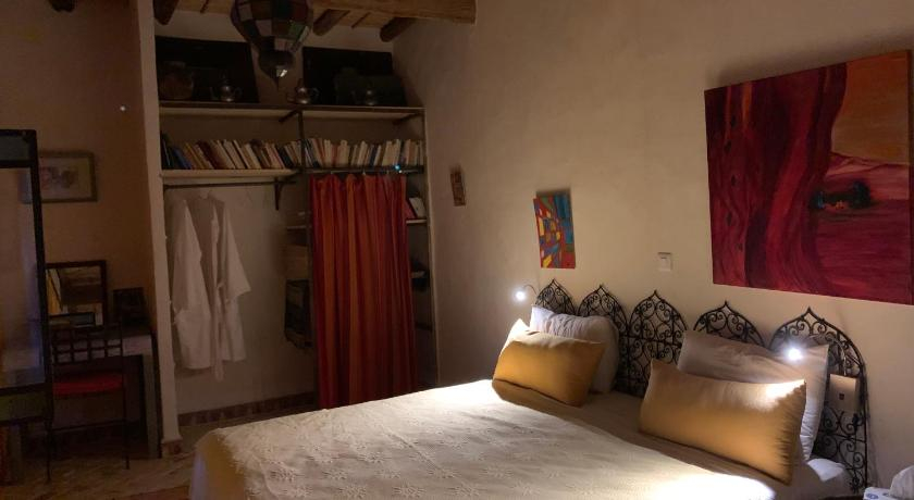 Bedroom 2, Room in Guest room - Charming guest house for 4 people, Errachidia
