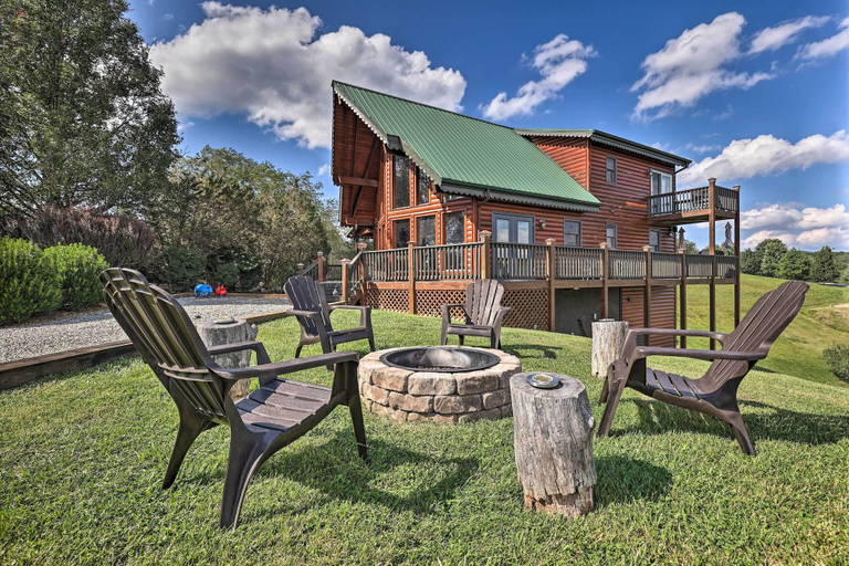Exterior & Views 1, Piney Creek Mountain-view Cabin w/ Wraparound Deck, Alleghany