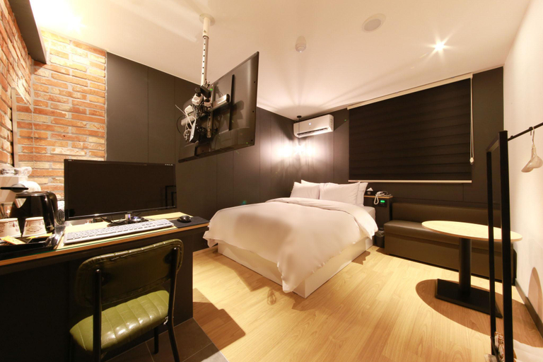 Bedroom 2, Indeokwon Wol, Anyang
