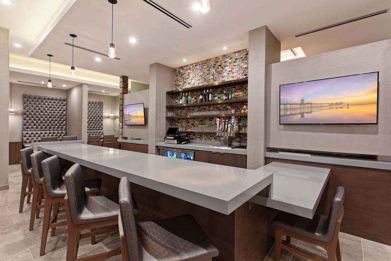 Food & Drinks 5, SpringHill Suites by Marriott Huntington Beach Orange County, Orange