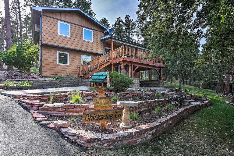 Exterior & Views 1, Spacious Black Hawk Home w/ Furnished Deck!, Meade