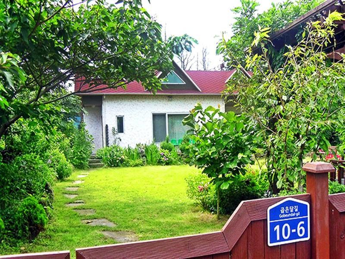 Others 3, Jeju Gobendaljip Pension, Jeju