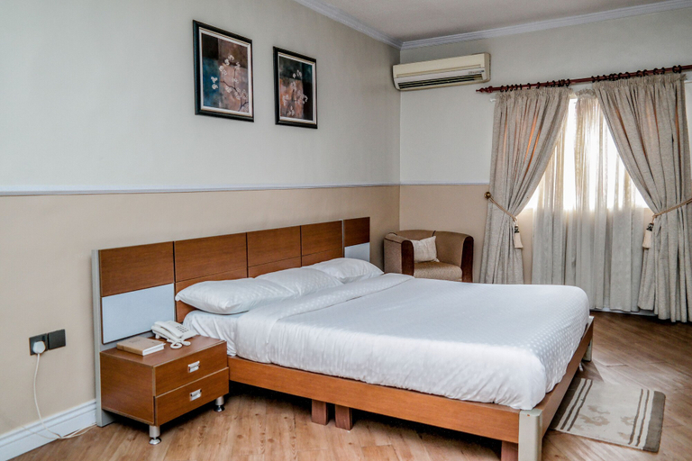 Bedroom 2, Quiet Pools Inn and Residence, Ikeja