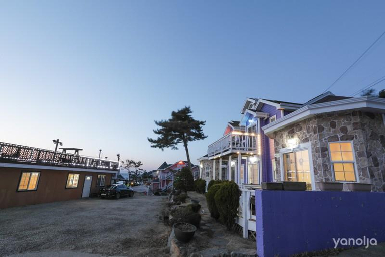 Exterior & Views 1, Seonjedo Iris Pension, Hwaseong