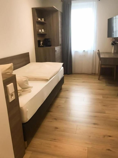 Bedroom 3, Hotel Pension Langhans, Heilbronn