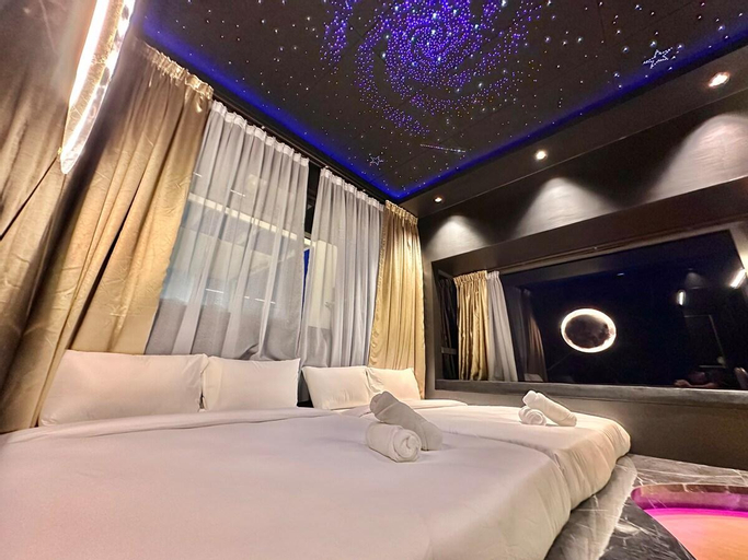 Bedroom 3, MWHolidayA2713{SkyGalaxy}PrivateJacuzzi@SeaVilla, Malacca City