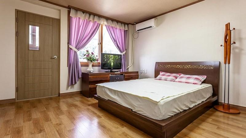 Bedroom 2, Gangneung Hanui Baram Pension, Gangneung