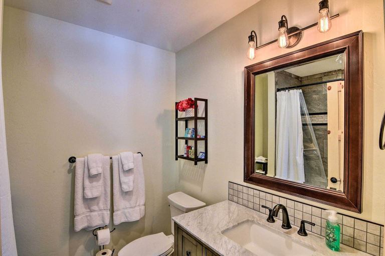 Bathroom, Riverfront Home w/ BBQ: 2 Mi to Downtown Gunnison!, Gunnison
