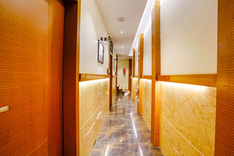Others 5, Fabhotel Hindustan Residency, Thane