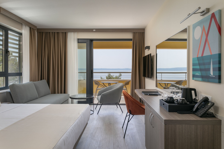 Bedroom 3, Hotel Antonio, Makarska