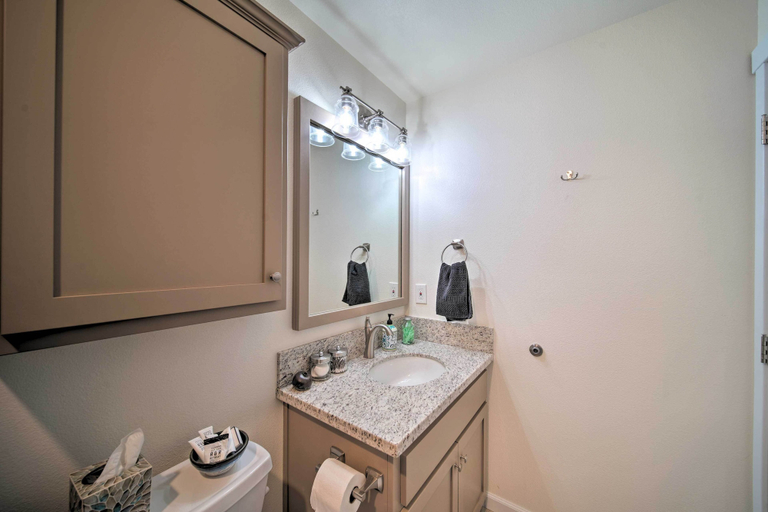 Bathroom 3, River Acres Retreat w/ Grill & River Access!, Trinity