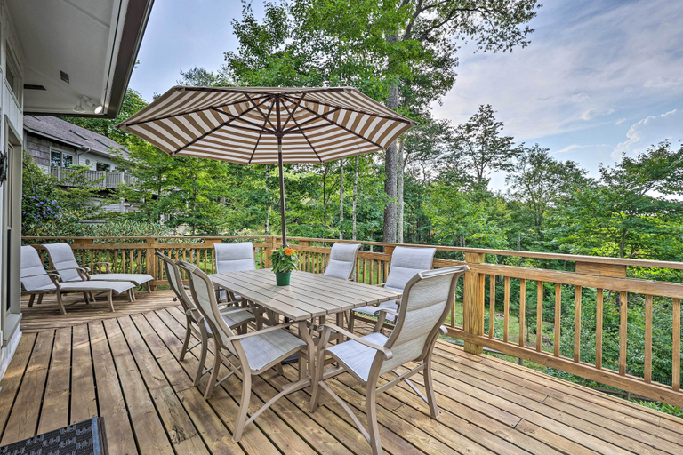 Others 1, Sugar Mountain Escape w/ Deck & Mountain Views!, Avery