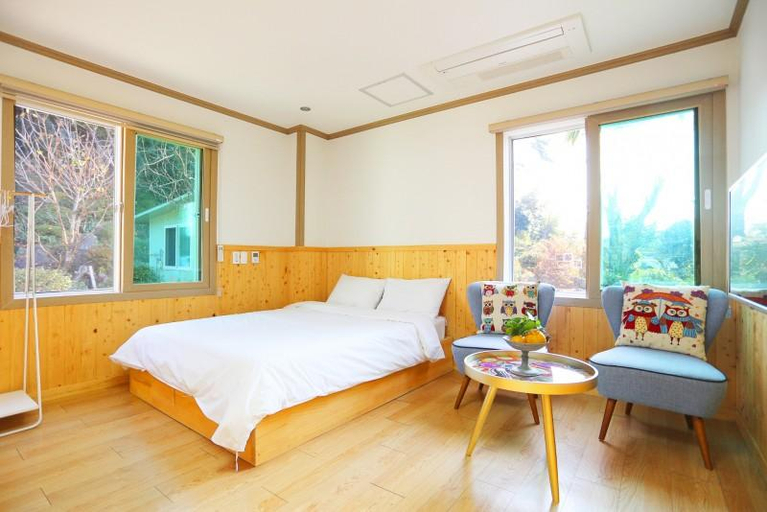 Bedroom 2, Seogwipo Yetmaeul Pension, Seogwipo