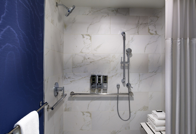 Bathroom 16