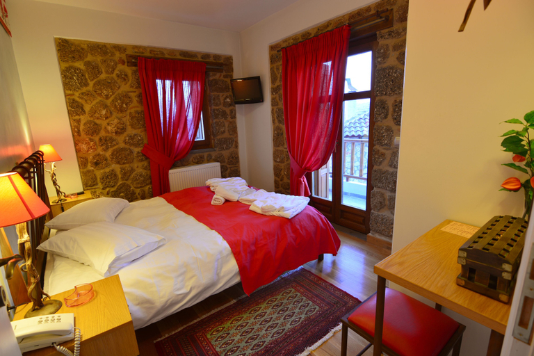 Bedroom 3, Mavraganeiko, Peloponnese