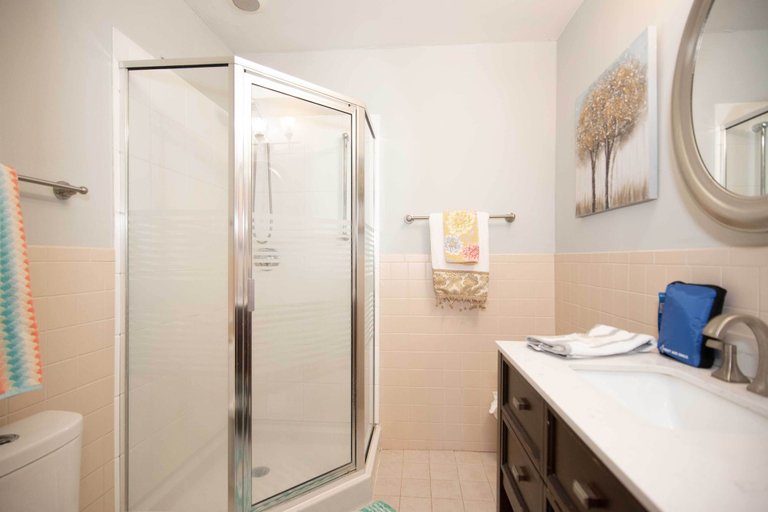 Bathroom 4, Front Royal Retreat ~ 1 Mi to National Park!, Warren