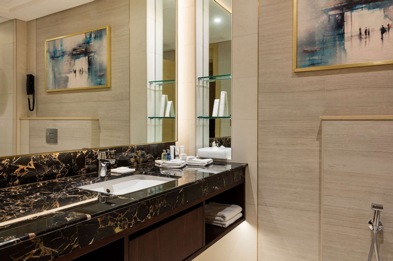Bathroom 10