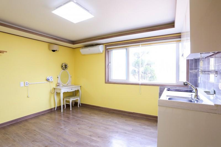 Others 5, Daebudo Chungchun Pension, Hwaseong