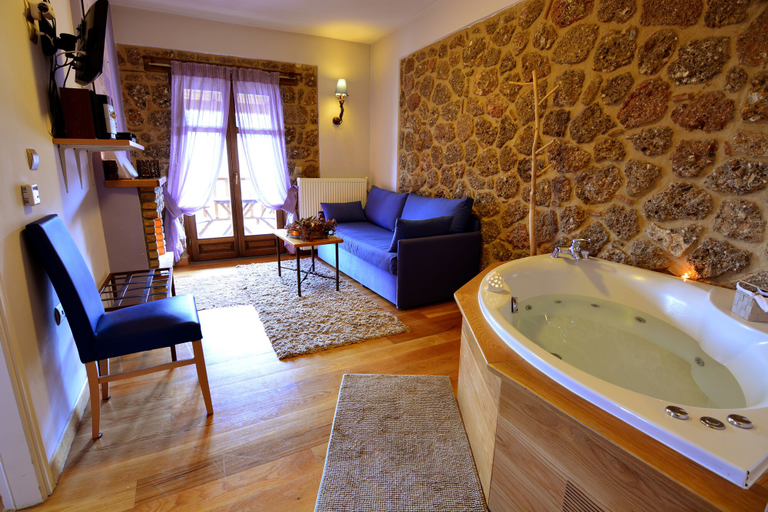 Bathroom 5, Mavraganeiko, Peloponnese