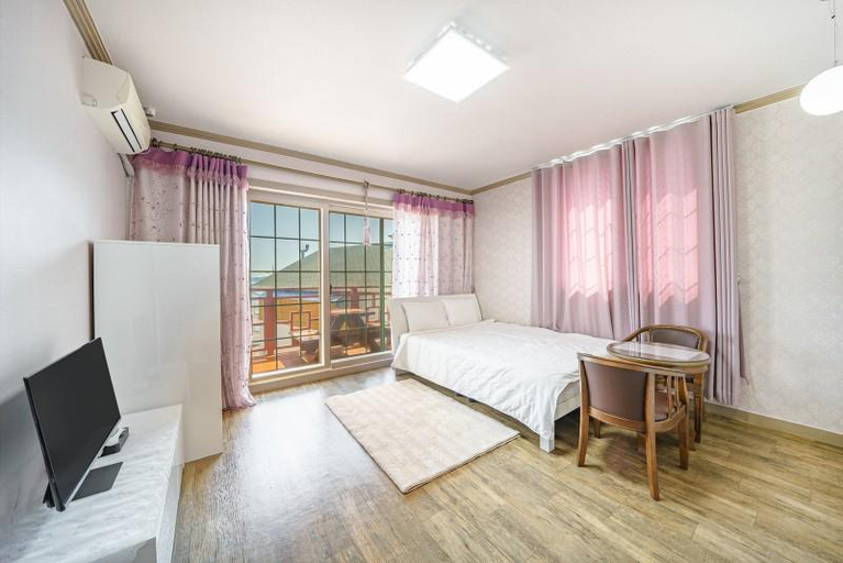 Others 2, Geoje Island New Happy Pension (Mongdol Beach), Geoje