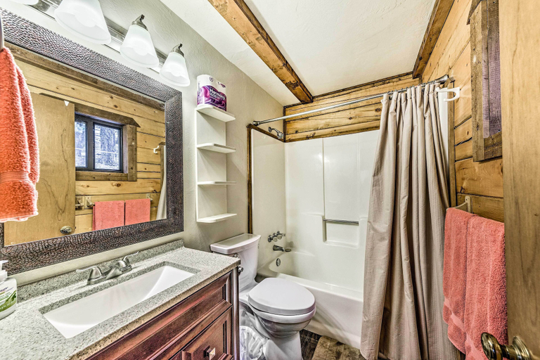 Bathroom, Cloudcroft Tree House Cabin: 1 Mi to Downtown, Otero