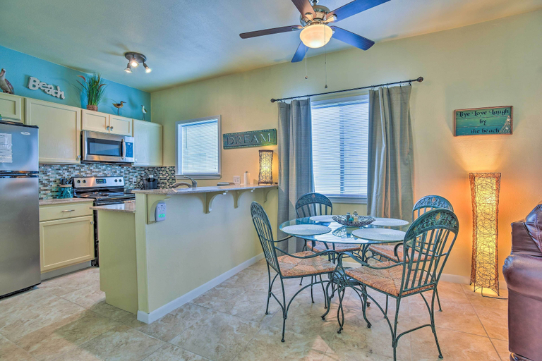 Others 5, Padre Island Condo with Pool Access - Walk to Beach!, Nueces