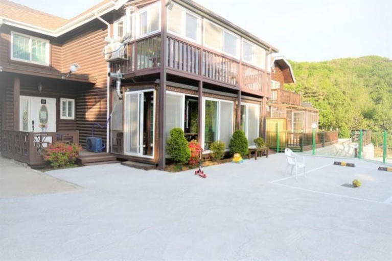 Exterior & Views 1, Seokmodo Jangguneomeo Pension, Ganghwa