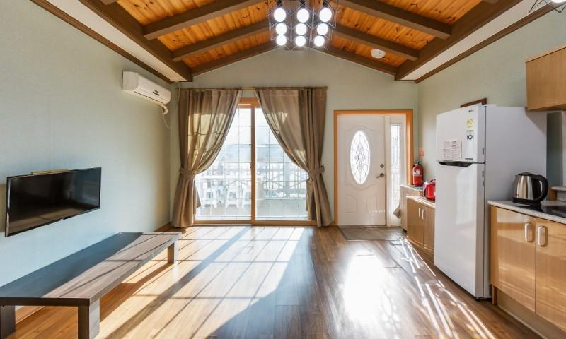 Others 4, Jecheon Binnaneun Worak Pension, Jecheon