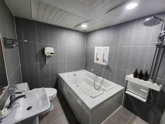 Bathroom, Busan Gangseo Sinho-dong Hotel Sky, Gangseo