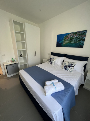 Bedroom 5, Porta Saracena Rooms, Salerno